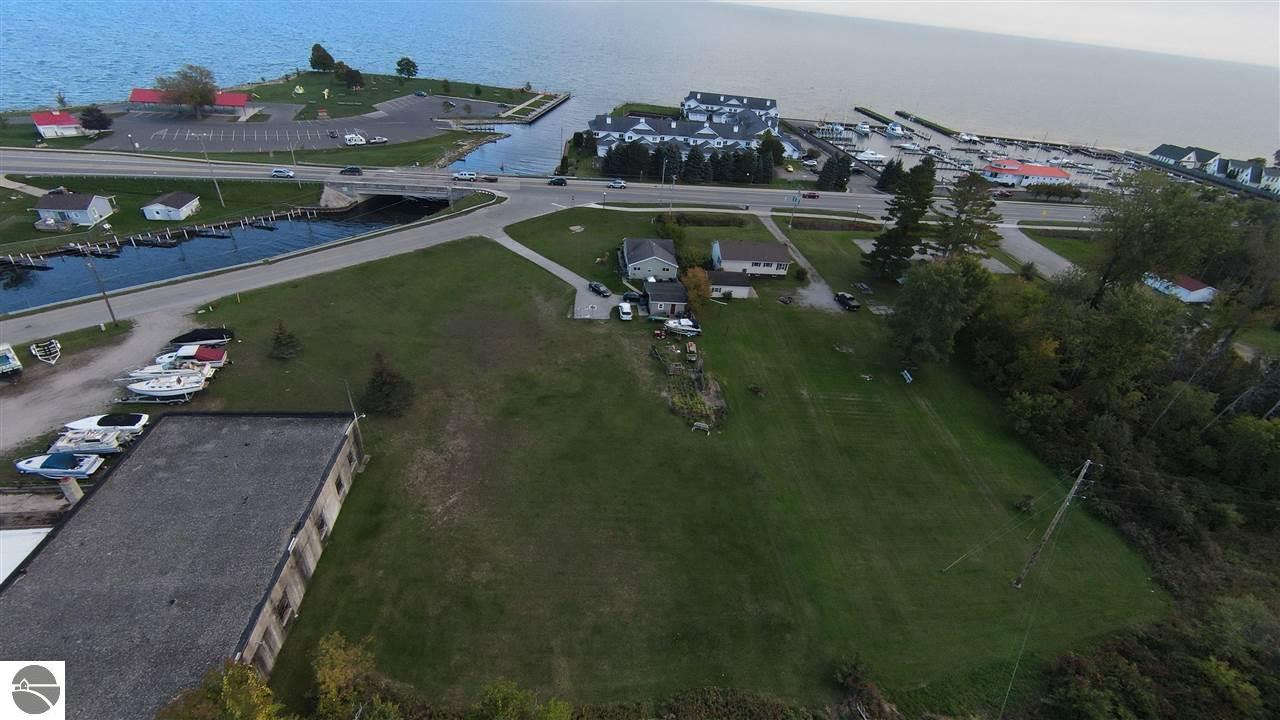 908 W Lake St, Tawas City, MI 48763