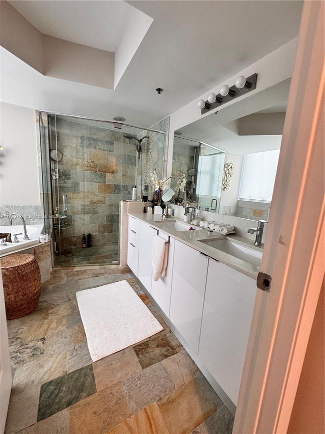 APT-908S - 2681 N Flamingo Rd, Condo with 3 bedrooms, 3 bathrooms and null parking in Sunrise FL | Image 21