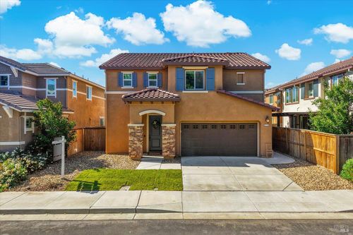210 Heritage Ln, Dixon, CA, 95620-4886 | Card Image