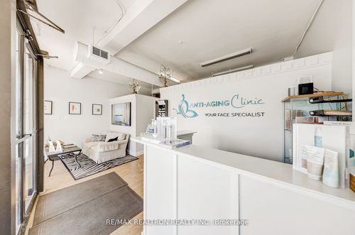 1936 Avenue Rd, North York, ON, M5M4A1 | Card Image