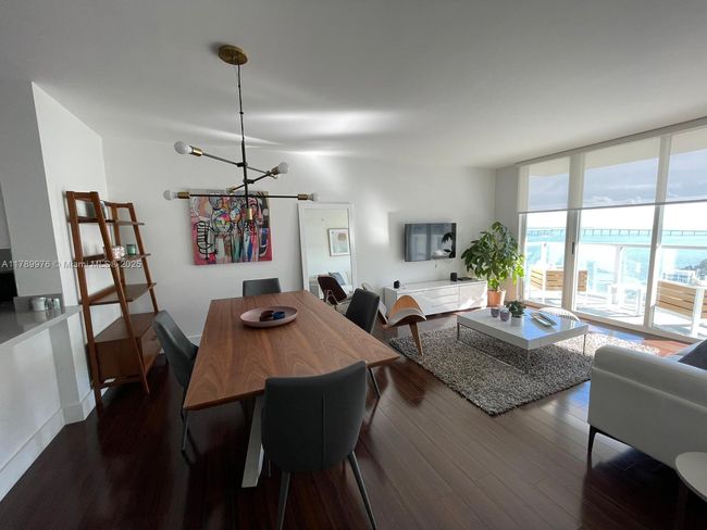 APT-1707 - 1155 Brickell Bay Dr, Condo with 1 bedrooms, 1 bathrooms and null parking in Miami FL | Image 4