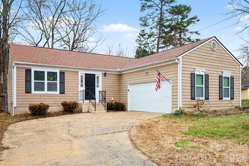 6027 Running Deer Rd, Charlotte, NC, 28214-2209 | Card Image