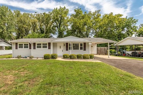 2022 Dawson Dr, Saint Charles, MO, 63301-4448 | Card Image