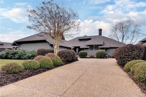 105 Roger Smith, Williamsburg, VA, 23185 | Card Image