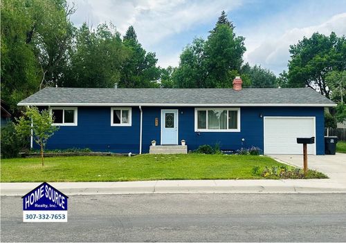 945 Cliff St, Lander, WY, 82520-3505 | Card Image