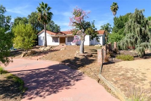 10440 Johanna Ave, Shadow Hills, CA, 91040-1653 | Card Image