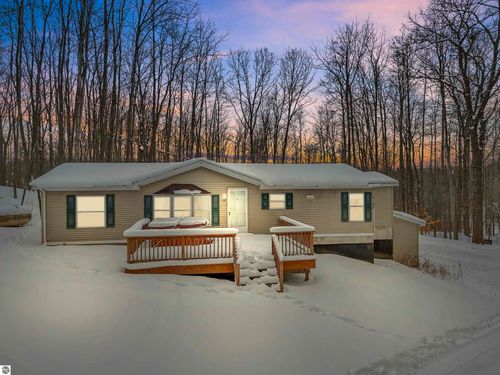 138 W Ridge Cir, Leroy, MI, 49655-9413 | Card Image