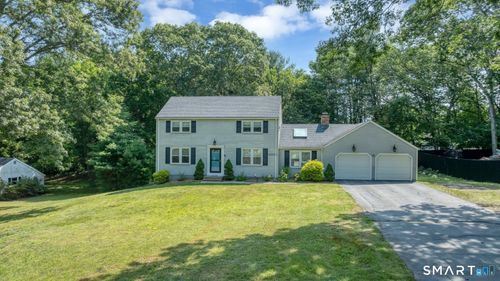 8 Charter Oak Dr, East Lyme, CT, 06333-1617 | Card Image