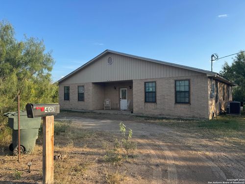 401 W Daniel St, Uvalde, TX, 78801-3319 | Card Image