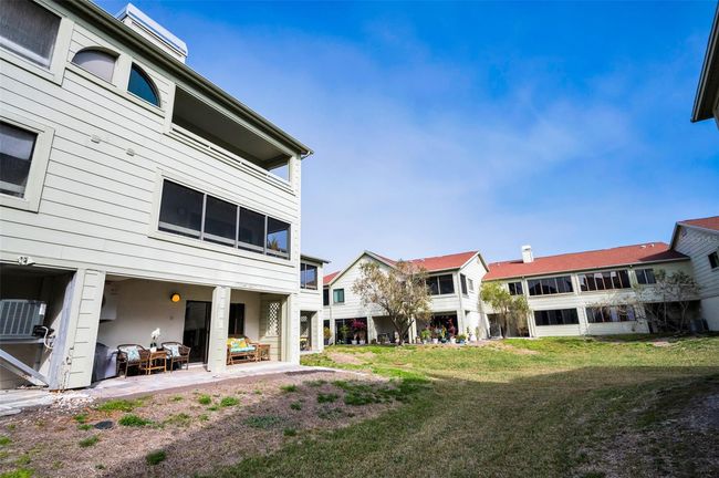 2353 Hanover Dr, Townhouse with 2 bedrooms, 2 bathrooms and null parking in DUNEDIN FL | Image 75