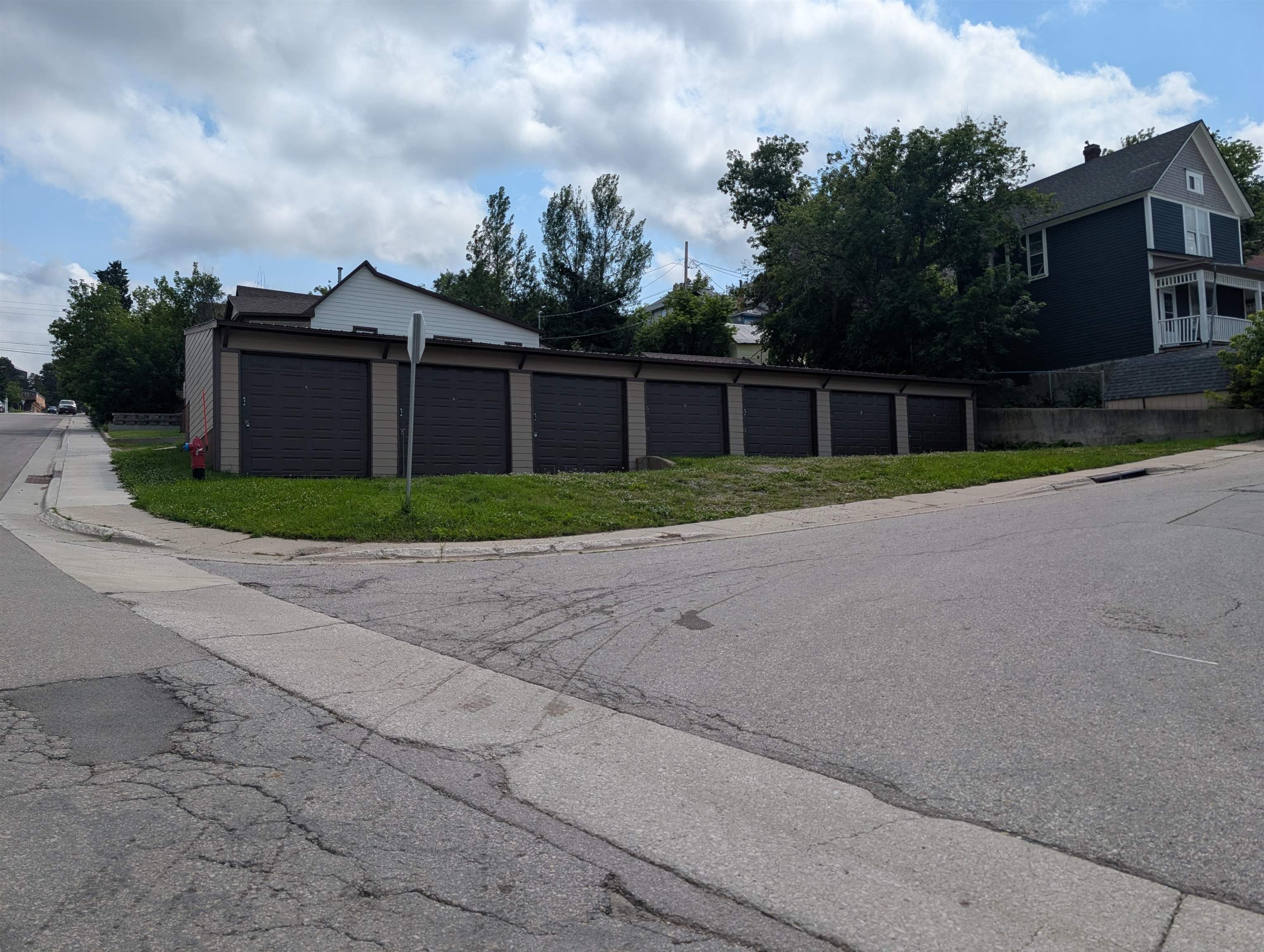 Commercial Sale in Lead
