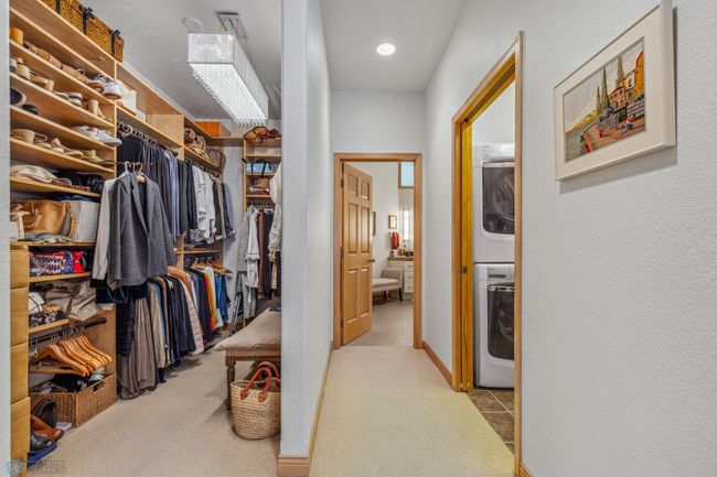 Master bedroom/closet | Image 28