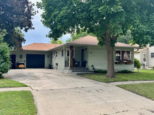 1104 8th Ave, Manson, IA, 50563 | Card Image