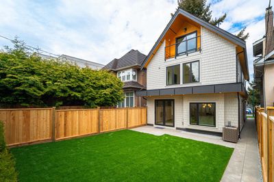 968 17 Th Ave W, Home with 3 bedrooms, 3 bathrooms and 1 parking in Vancouver BC | Image 1