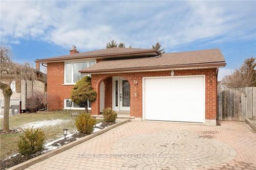 39 Hazelwood Cres, Cambridge, ON, N1R7T8 | Card Image