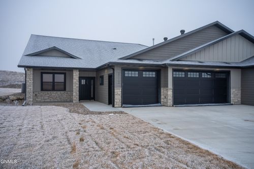 2112 Prairie Hawk Dr, Bismarck, ND, 58503-5740 | Card Image
