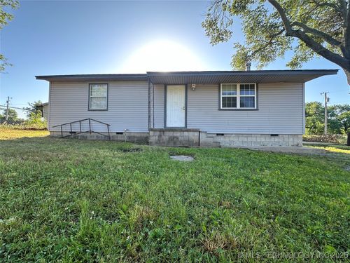 621 S 3rd St, Morris, OK, 74445-2205 | Card Image