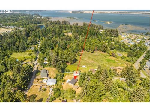 91382 Grinnell Ln, Coos Bay, OR, 97420-8726 | Card Image