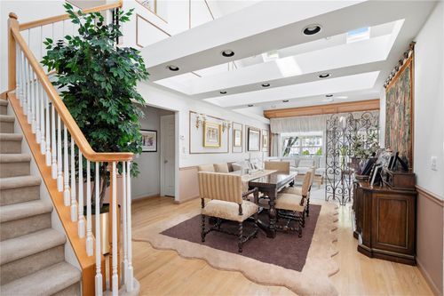 58 Roundtop Rd, Yonkers, NY, 10710-2328 | Card Image