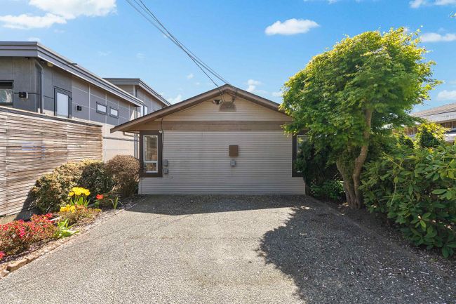 14774 Thrift Avenue, House other with 3 bedrooms, 2 bathrooms and 5 parking in White Rock BC | Image 7
