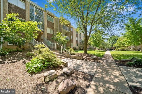 apt-8-8002 Chanute Pl, FALLS CHURCH, VA, 22042-1161 | Card Image