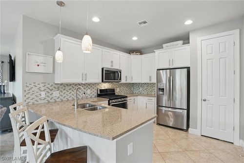 7602 Jacaranda Ln, NAPLES, FL, 34114-2799 | Card Image