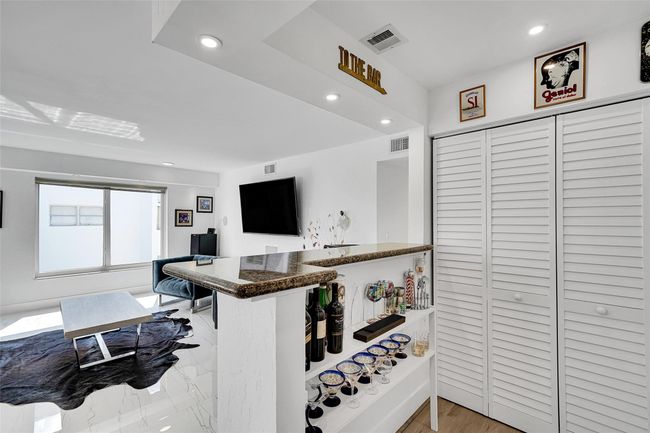 APT-401D - 2860 Ne 14 Th Street Cswy, Condo with 2 bedrooms, 2 bathrooms and null parking in Pompano Beach FL | Image 6