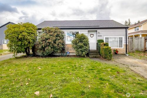 4435 S 144th St, Tukwila, WA, 98168-4131 | Card Image