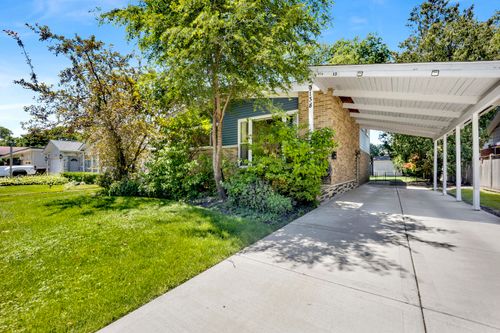 9138 4 Winds Way, Skokie, IL, 60076-1753 | Card Image