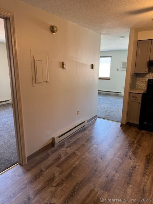 2 - 346 S Main St, Home with 2 bedrooms, 1 bathrooms and 1 parking in Middletown CT | Image 6