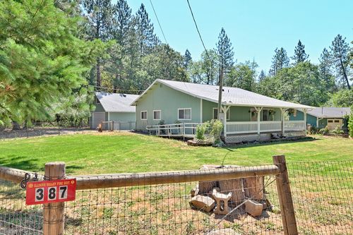 387 N Old Stage Rd, Cave Junction, OR, 97523-9607 | Card Image