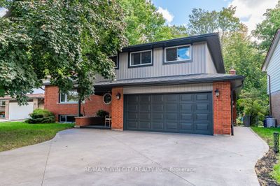 536 Twin Oaks Cres, House other with 3 bedrooms, 2 bathrooms and 8 parking in Waterloo ON | Image 3