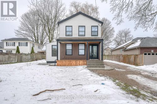 241 Charles St W, Ingersoll, ON, N5C2M5 | Card Image