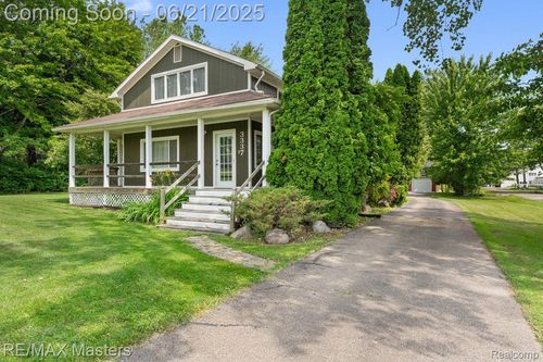 3337 Will Carleton Rd, Flat Rock, MI, 48134-8907 | Card Image