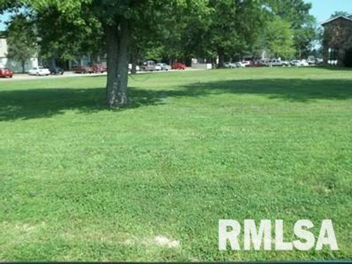 36 & 37 Della Street, Benton, IL, 62812 | Card Image