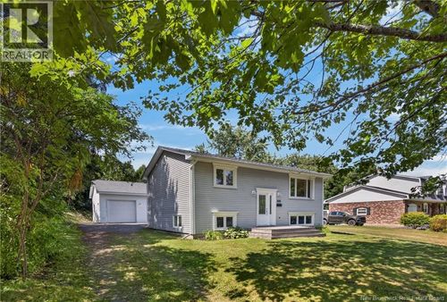 880 Glengarry Pl, Fredericton, NB, E3B5Z9 | Card Image