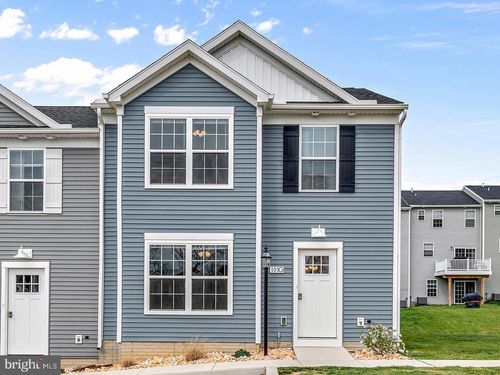 3639 Kortni Dr, DOVER, PA, 17315-4752 | Card Image