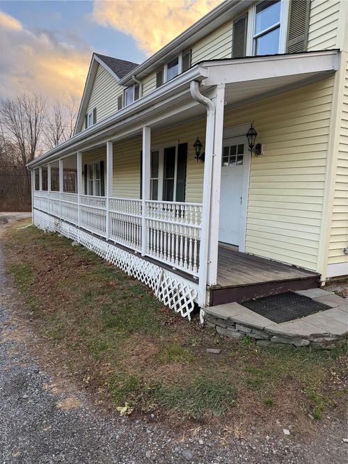 619 Salt Point Tpke, Poughkeepsie, NY, 12601-6533 | Card Image