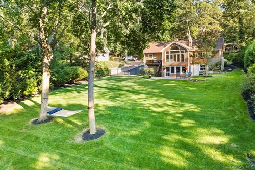 7 Beverly Dr, Miller Place, NY, 11764-1702 | Card Image