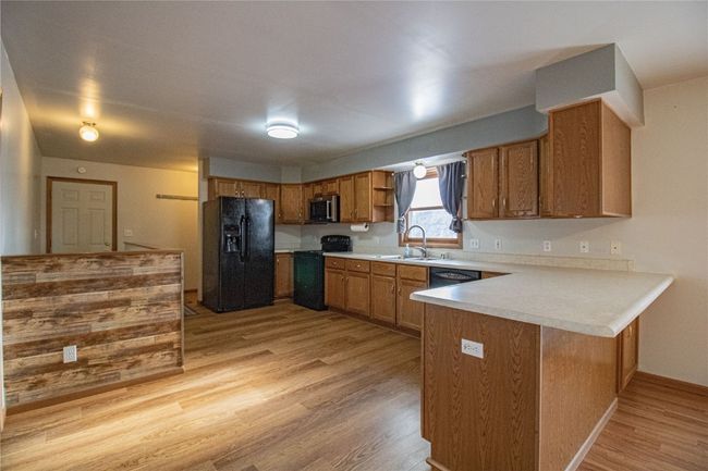 303 W Broadway St, House other with 3 bedrooms, 3 bathrooms and null parking in Stanwood IA | Image 4