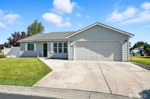 2401 S Arthur Ct, Kennewick, WA, 99338-1849 | Card Image