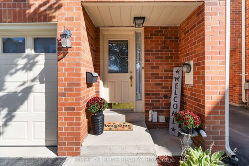 12-1520 Reeves Gate, Oakville, ON, L6M3J4 | Card Image