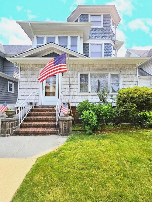 8741 95th St, Woodhaven, NY, 11421-2216 | Card Image