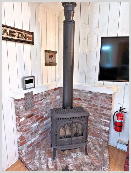 5 Durgin Cir, Campton, NH, 03223-5322 | Card Image