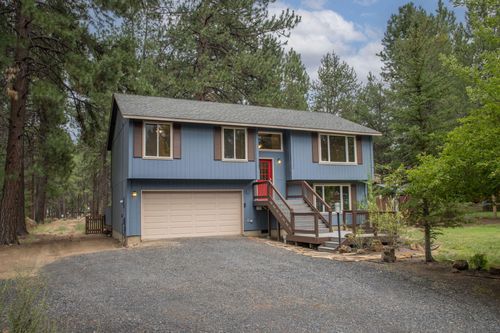 59736 Navajo Rd, Bend, OR, 97702-8906 | Card Image