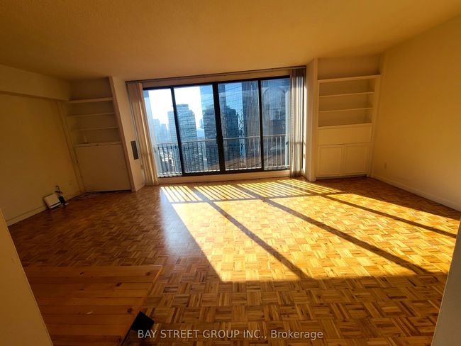 3019 - 33 Harbour Sq, Condo with 1 bedrooms, 1 bathrooms and 1 parking in Toronto ON | Image 4