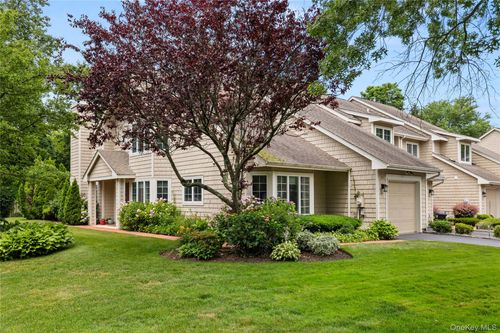 34 Cedar Ridge Ln, Bay Shore, NY, 11706-8850 | Card Image