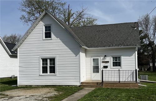 412 W Illinois St, Assumption, IL, 62510-1216 | Card Image