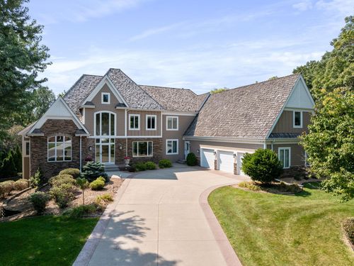 12100 Grandview Ter, Apple Valley, MN, 55124-9768 | Card Image