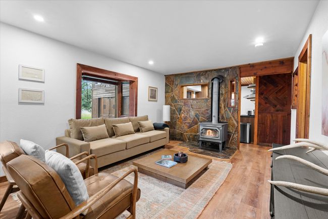 Living Room Main Floor - Kitchen | Image 27